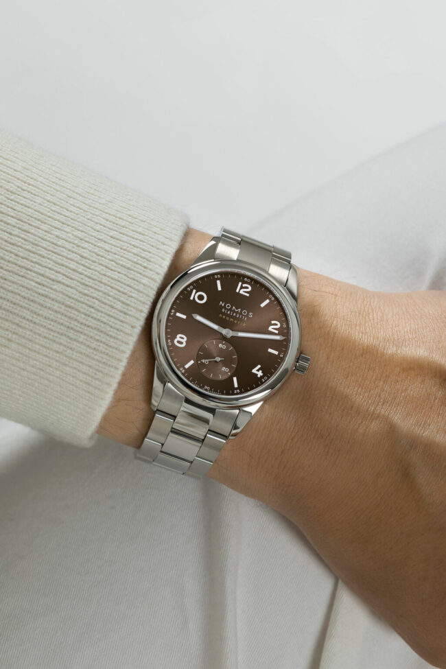 0759_0760_Club_Sport_neomatik_39_tabac_wristshotstill_048_PR sélection horlogère molitor